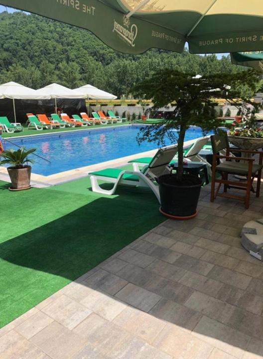 Hotel Ostrov คาลิมาเนช ภายนอก รูปภาพ