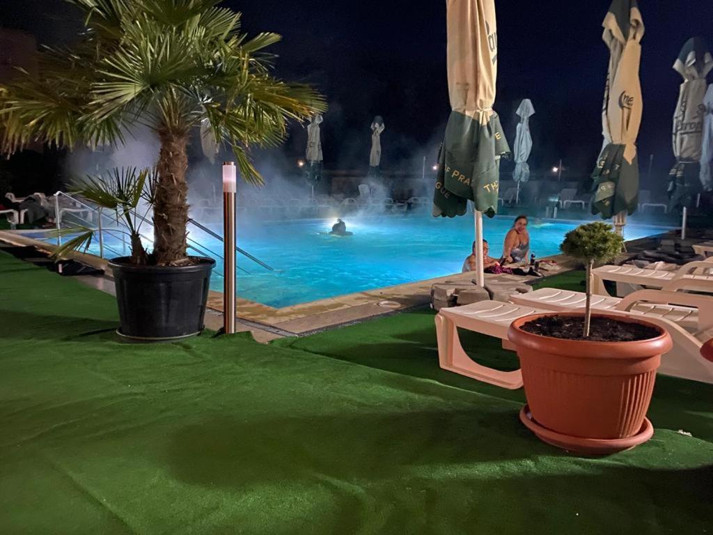 Hotel Ostrov คาลิมาเนช ภายนอก รูปภาพ