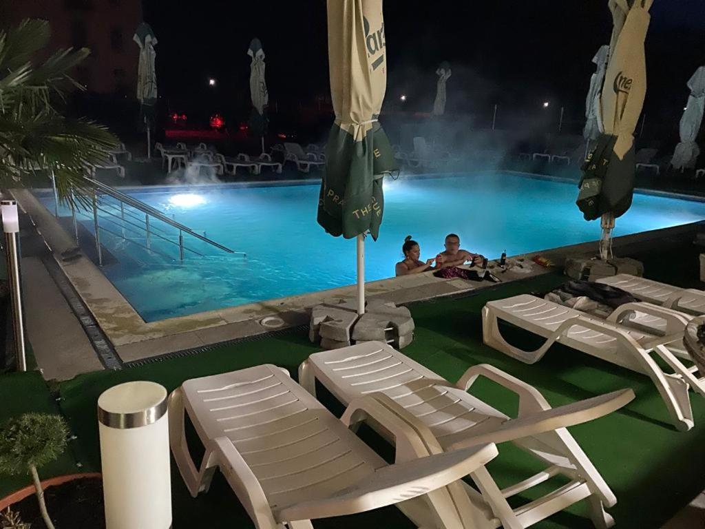 Hotel Ostrov คาลิมาเนช ภายนอก รูปภาพ