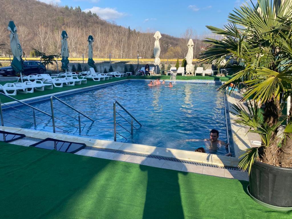 Hotel Ostrov คาลิมาเนช ภายนอก รูปภาพ